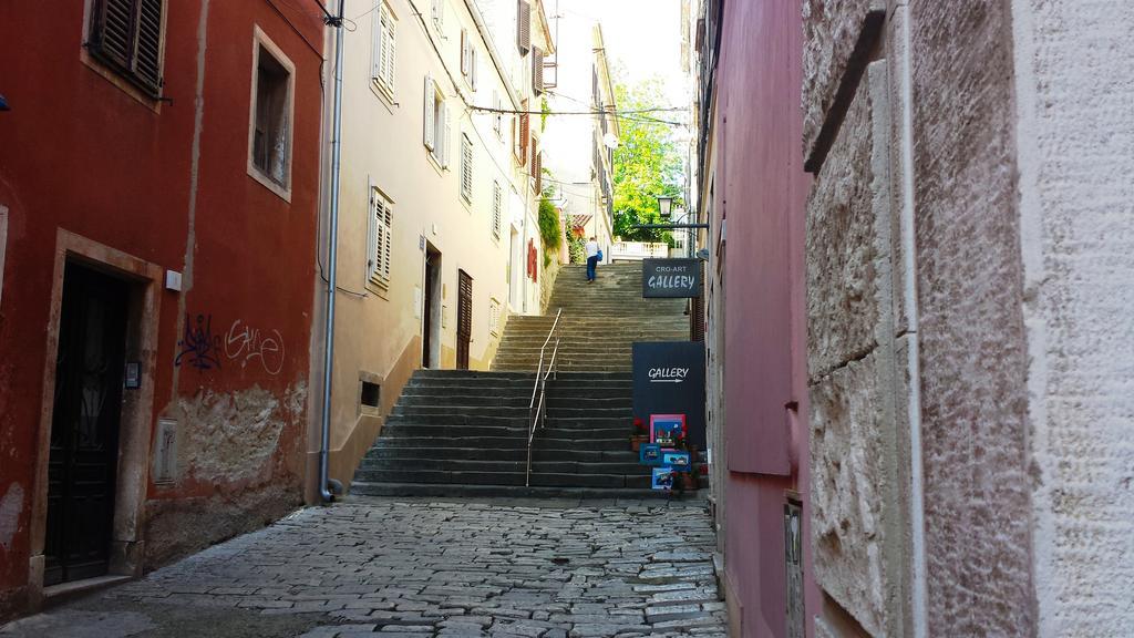 Apartment Asja Old City Center Pula Luaran gambar