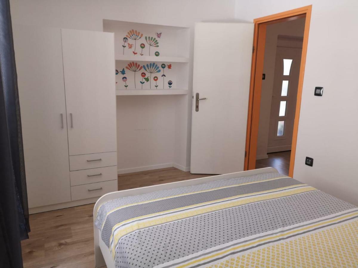 Apartment Asja Old City Center Pula Luaran gambar