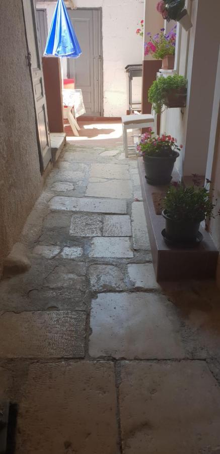 Apartment Asja Old City Center Pula Luaran gambar